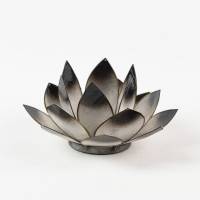 Lotusblüte 17 Schwarz – Teelichthalter für Gelassenheit und Stille
